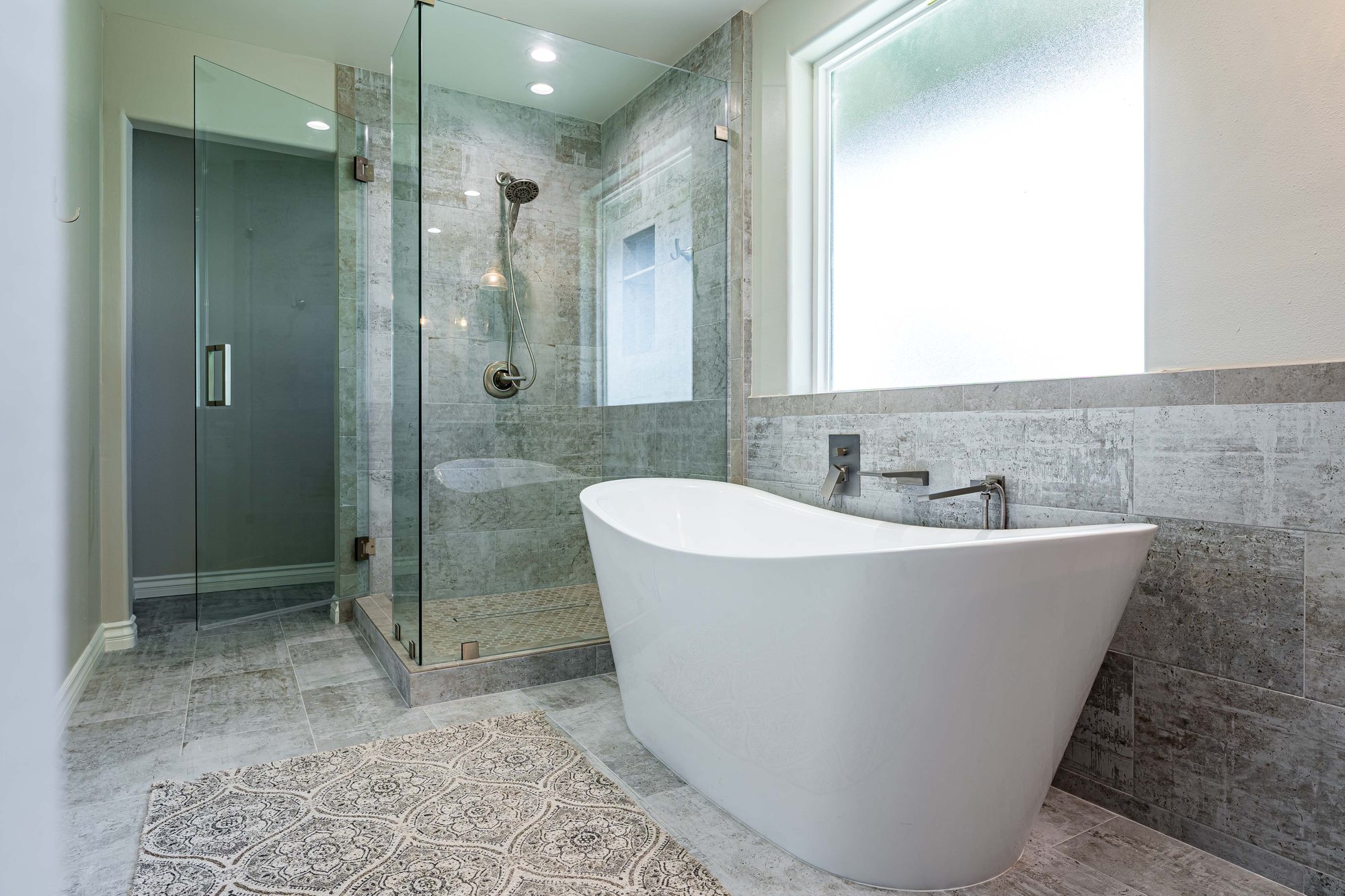 Thousand Oaks — Master Bathroom