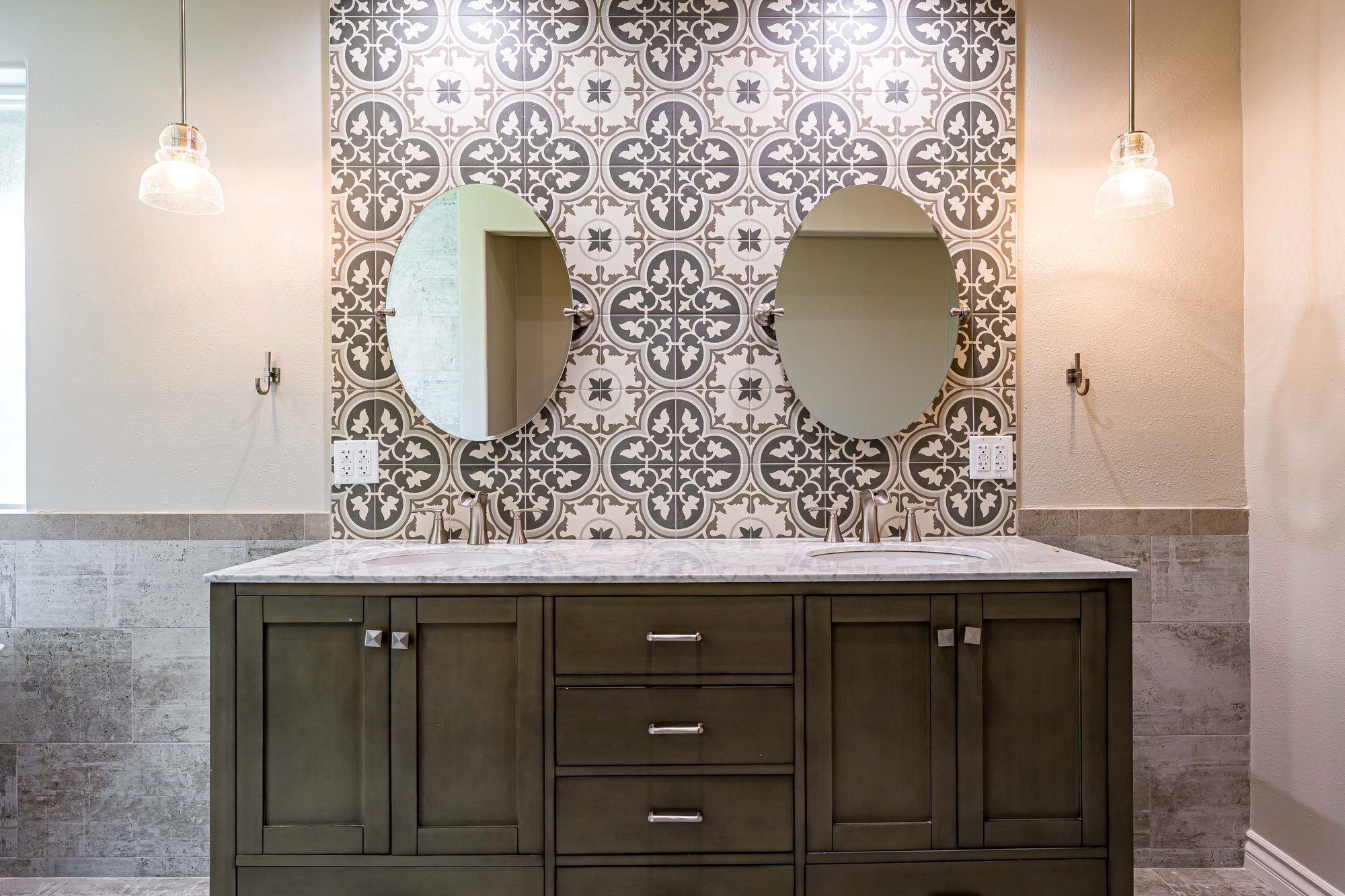 Thousand Oaks — Master Bathroom